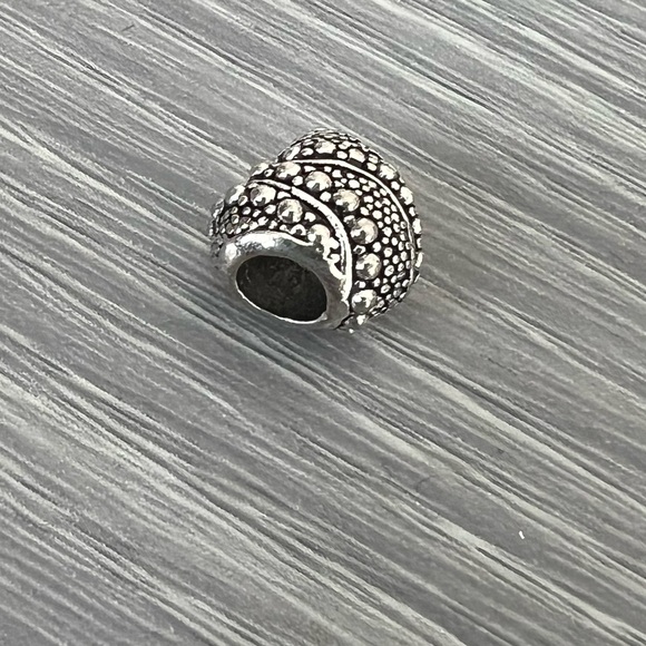 Silver plated heart bracelet charm - Picture 4 of 6